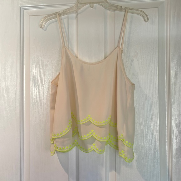 A Peach Cream/ Electric Lime Crop M - Picture 1 of 7